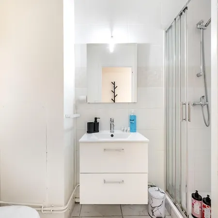 Bngo L La Parenthese Gare Partdieu L 2 Personnes, Garage Apartmán Lyon